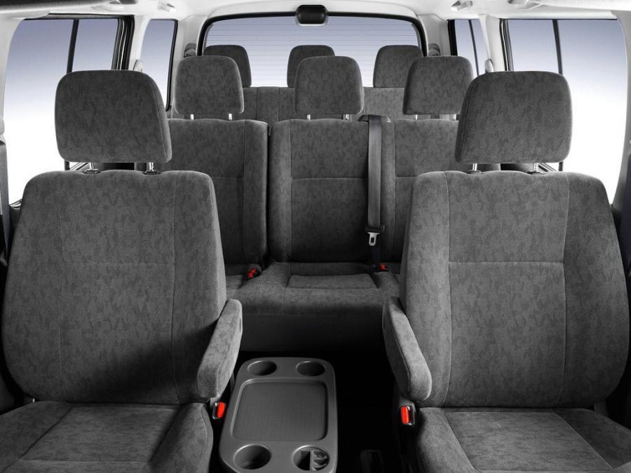  Toyota Hiace 2006 года  (фото 6 из 27)